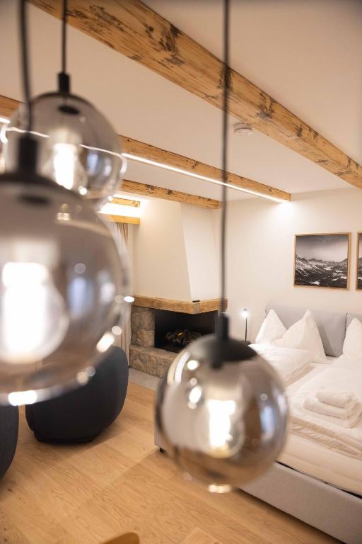 New Premium Studio with eFireplace, Pool & Sauna - 5