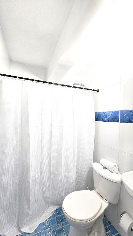 Habitacion cerca al aeropuerto - 1