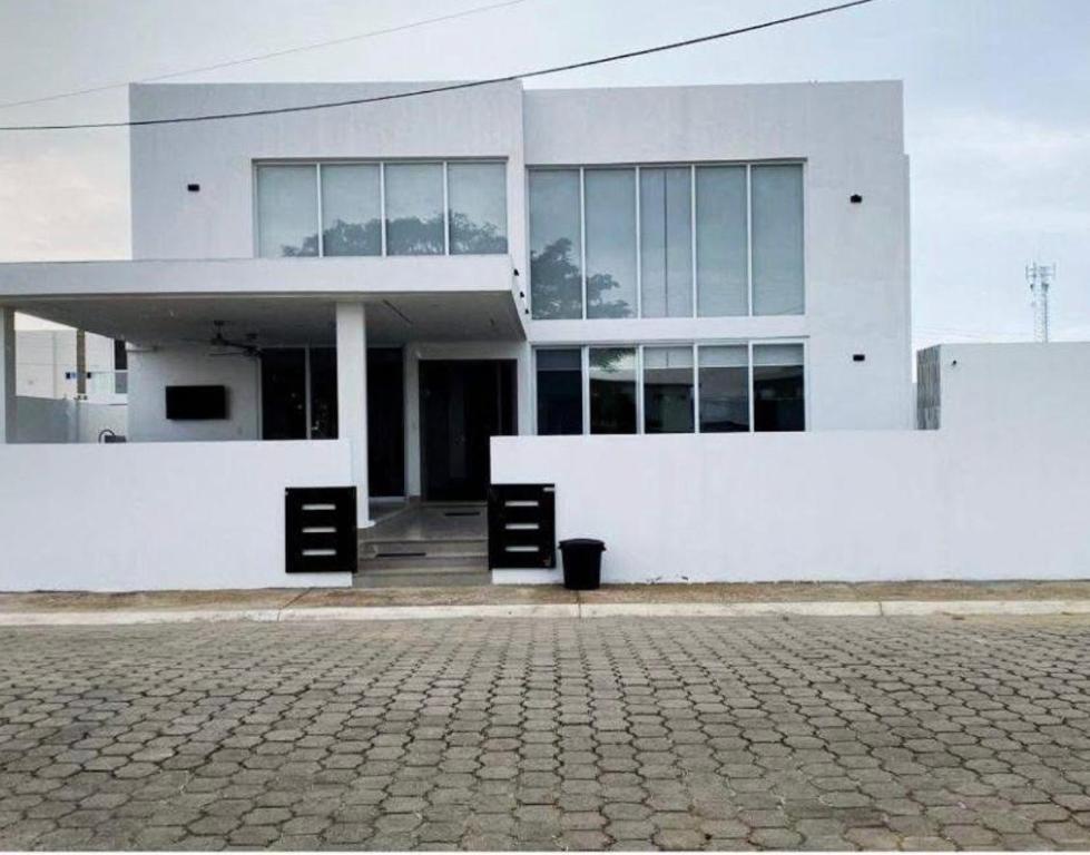 Lujosa casa salinas - 3