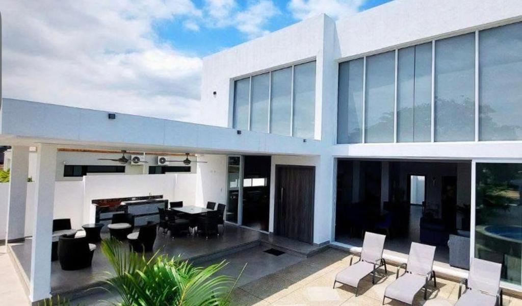 Lujosa casa salinas - 4