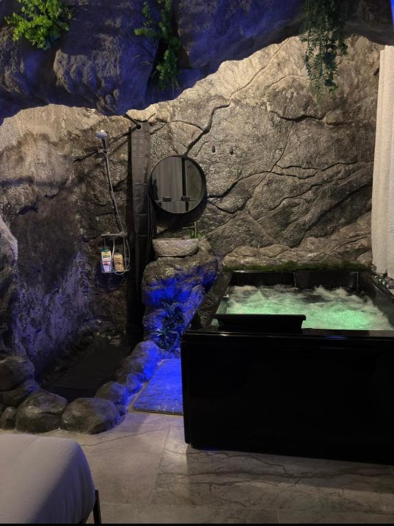 La love grotte immersion complète avec jacuzzi - 2