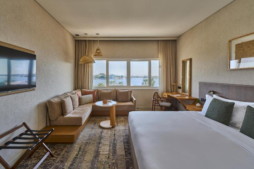 ERTH Hotel.