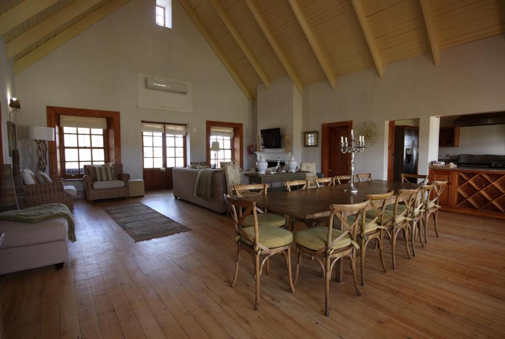 Dundi Lodge photo