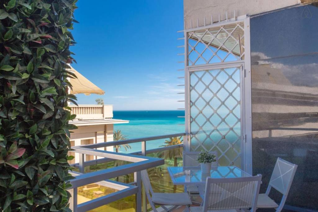 ROYAL PROMENADE Pool Terrace Sea View Air Conditioning - 4