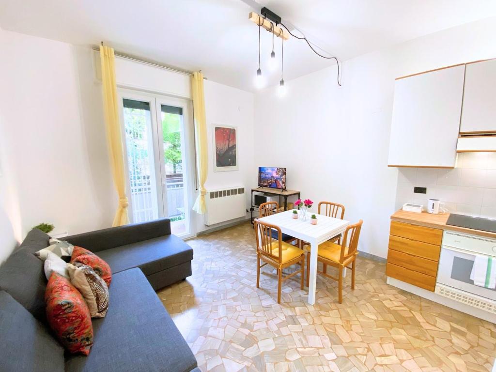 Modern Two-Room Apartment with Free Parking - 1