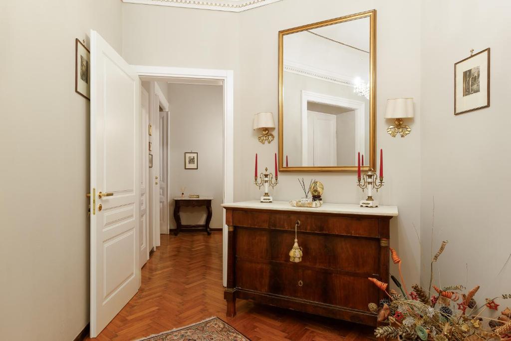 Elegante appartamento d'epoca nel centro di Trieste - 2