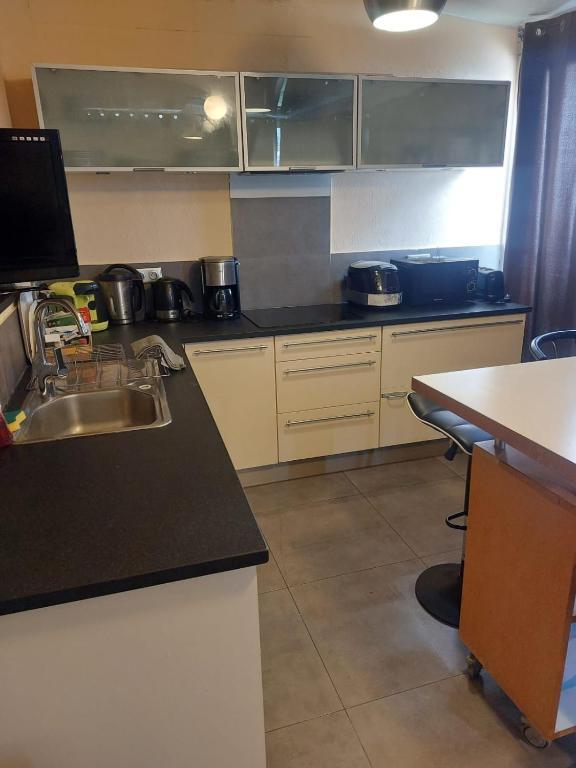 AJACCIO GRAND STUDIO CLIMATISÉ LOFT SPA VUE MER ET MONTAGNE 5 p - 3