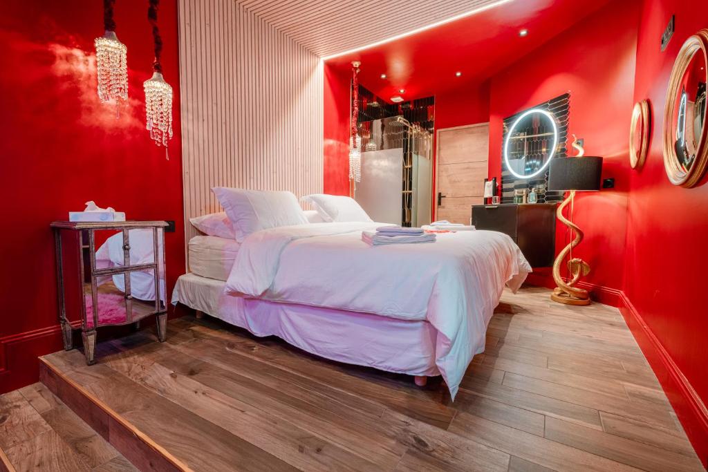 Suite Jacuzzi & Sauna privatifs - Paris - Or Norme By Le Douze - 4