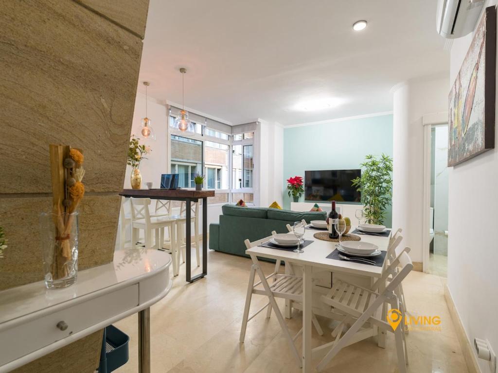 Living Las Canteras Homes - Beachside Spa Parking - 2
