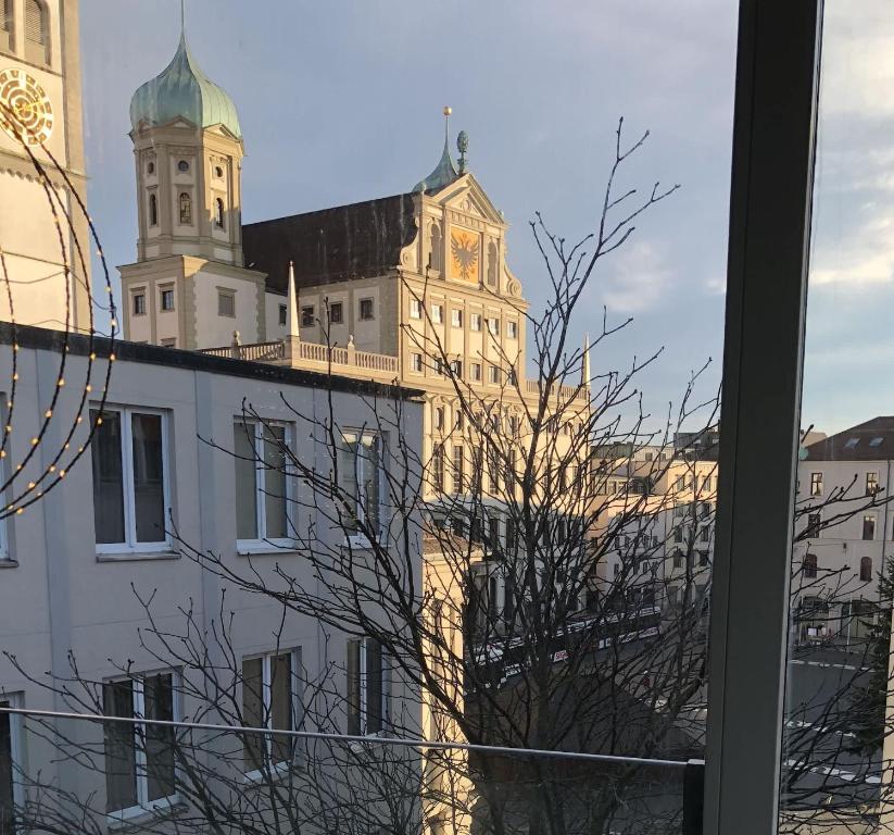 GoldenKey-Suites - Luxury Suite 'Rathausplatz' - Overlooking the Main Square - Air Conditioning & Elevator - 2