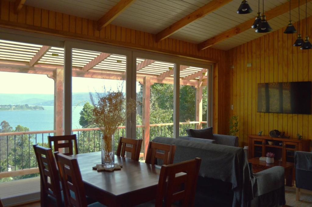 Cabaña con vista al mar y bosque nativo - 4
