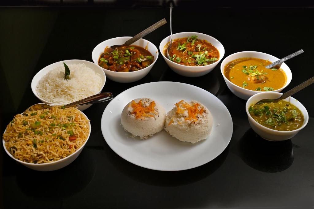 Transit Suites by GrandWest - Dining image