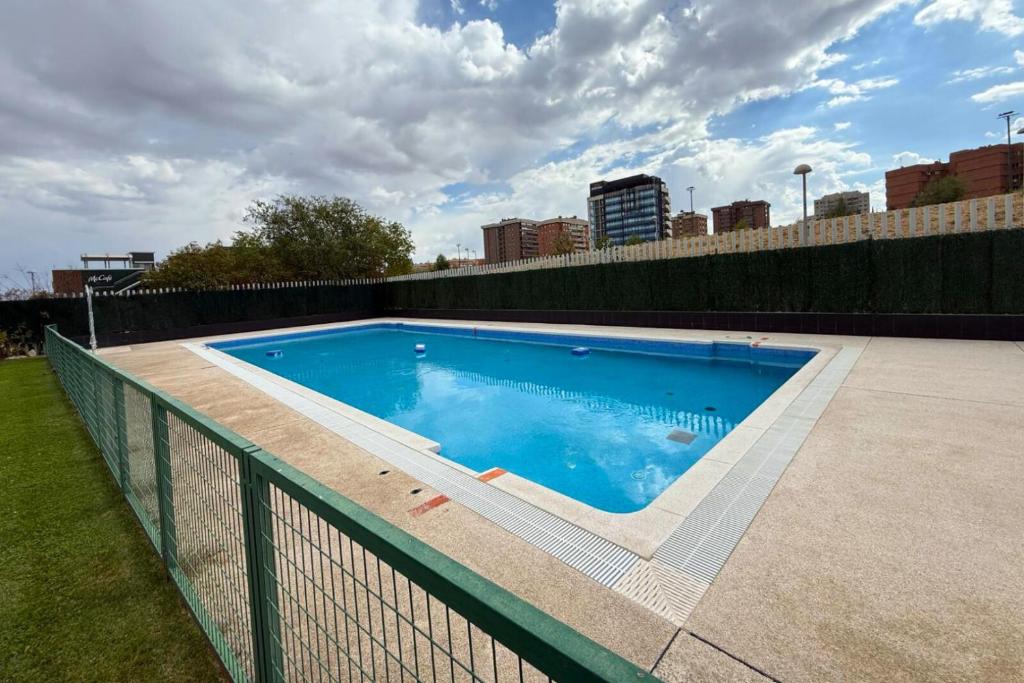 Terraza y Vistas para 6 con Parking en Sanchinarro - 3