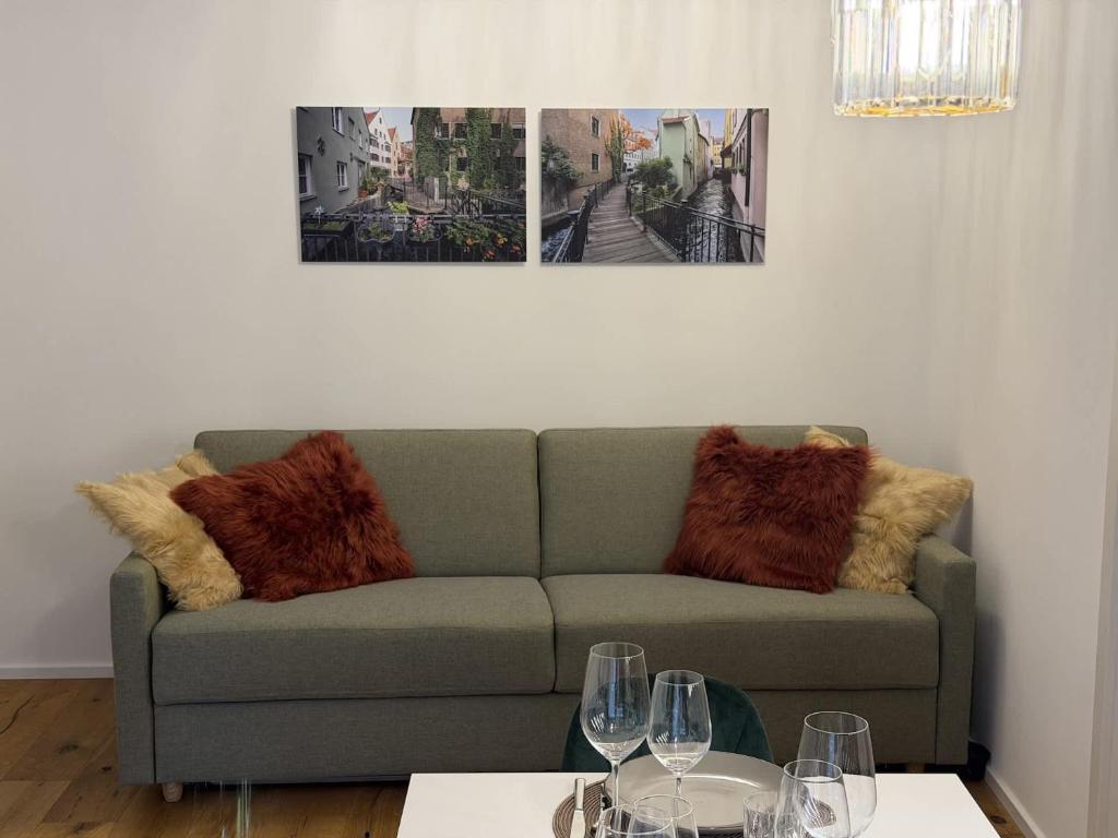 GoldenKey-Suites - Spacious Luxury Apartment in the Heart of Augsburg Old Town - Premium Open-Plan Kitchen - 3