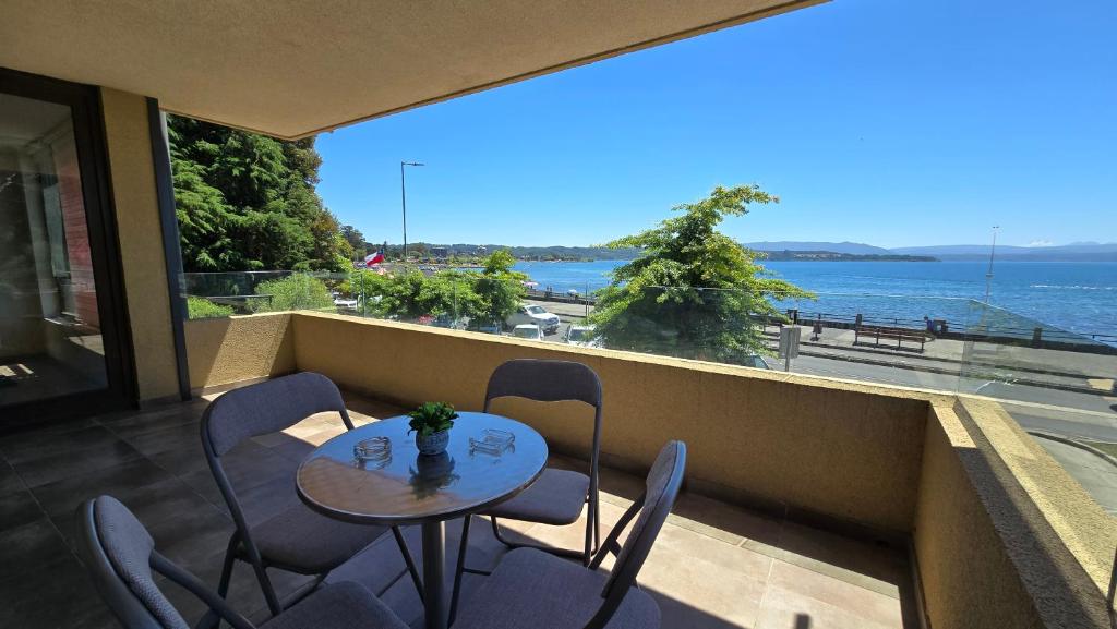 Hermoso departamento con vista directa al lago Villarrica - 1