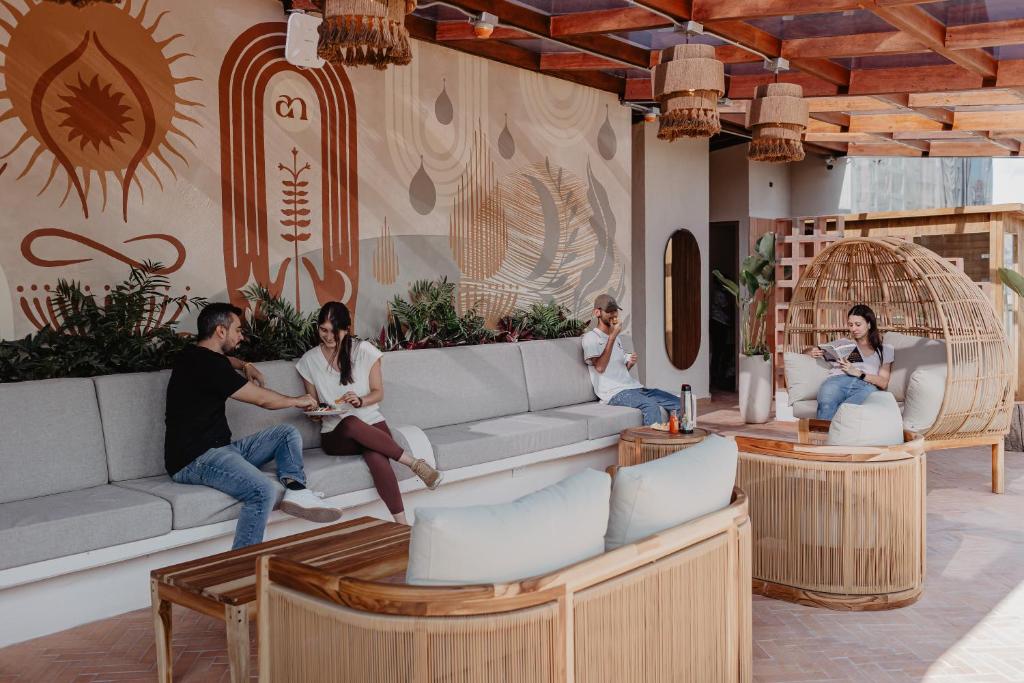 Pranik Living Co-mmunity - 2