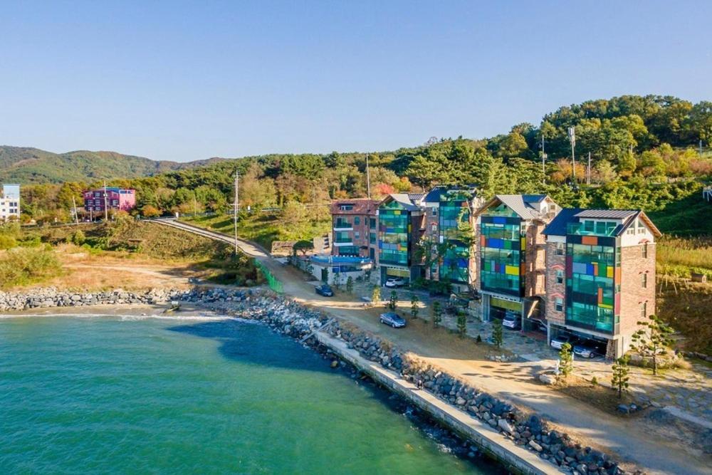 무창포 사제스힐 펜션 전경