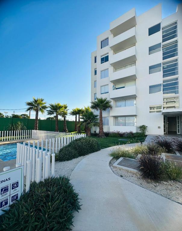 Espectacular Nuevo departamento, en la Serena, con piscina - 2