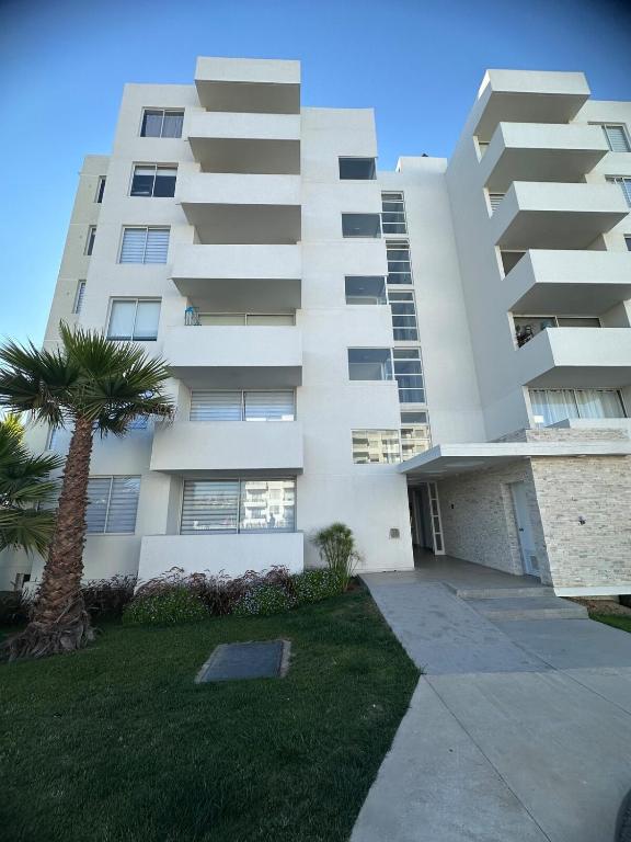 Espectacular Nuevo departamento, en la Serena, con piscina - 3