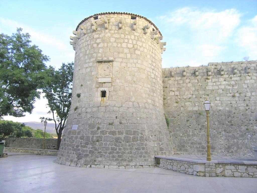 Közeli látványosságok