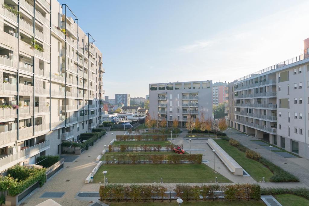Apartment 3BR with large terrace - 800m from San Leonardo M1 - 2