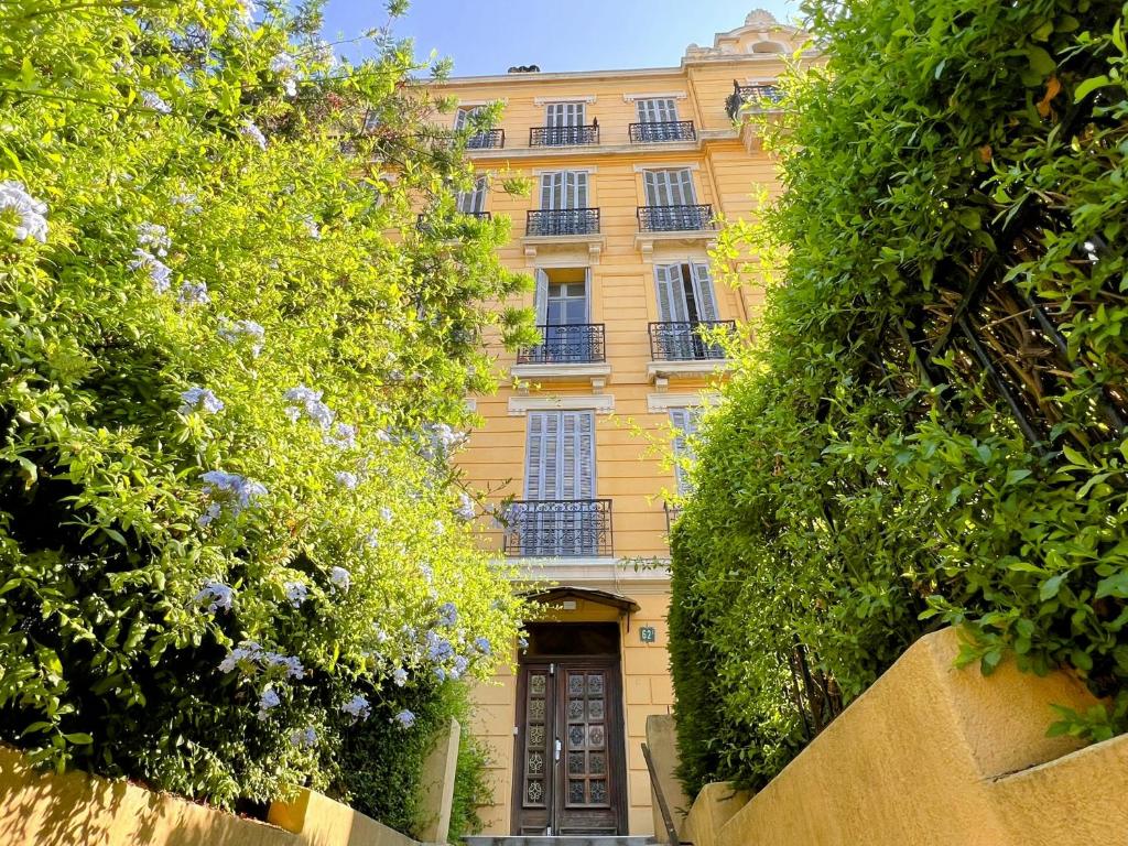 LE CASTEL Superbe appartement climatisé pour 4 personnes au centre ville de Hyères - 2