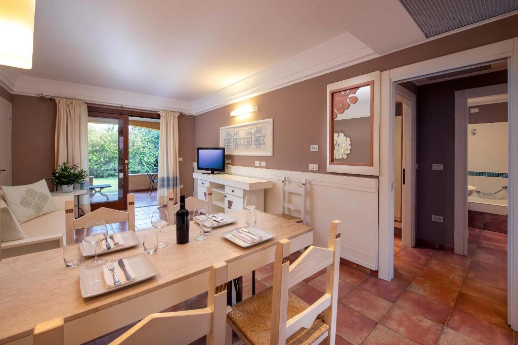 Idyllic Lantana resort 2 Bedroom Apartment Sleep 7 - 1