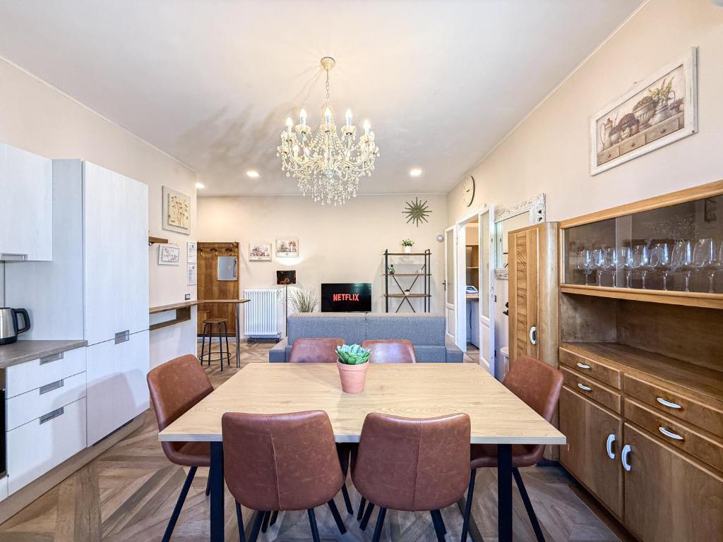 Parking Available - Elegant Two-Bedroom Apartment with Balcony - 4