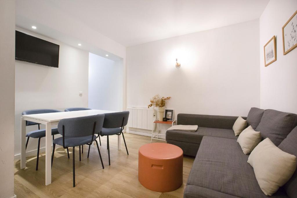 Apartamento Puerta del Camino 5 - PATIO y WIFI - 2
