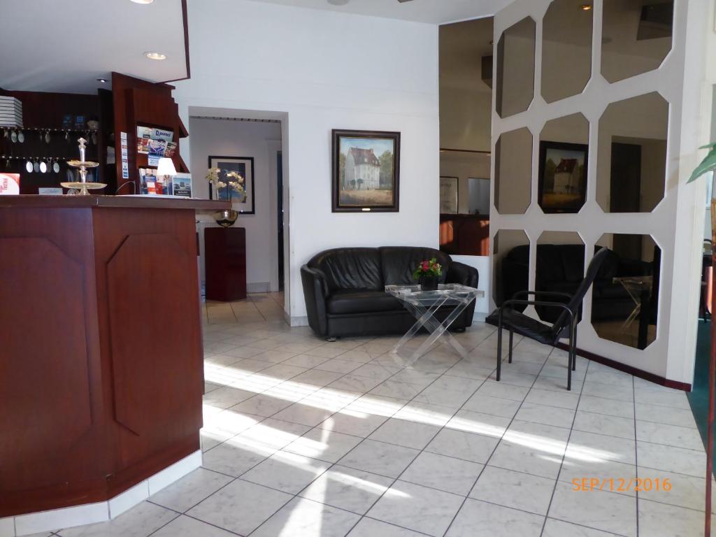 Astoria Hotel photo
