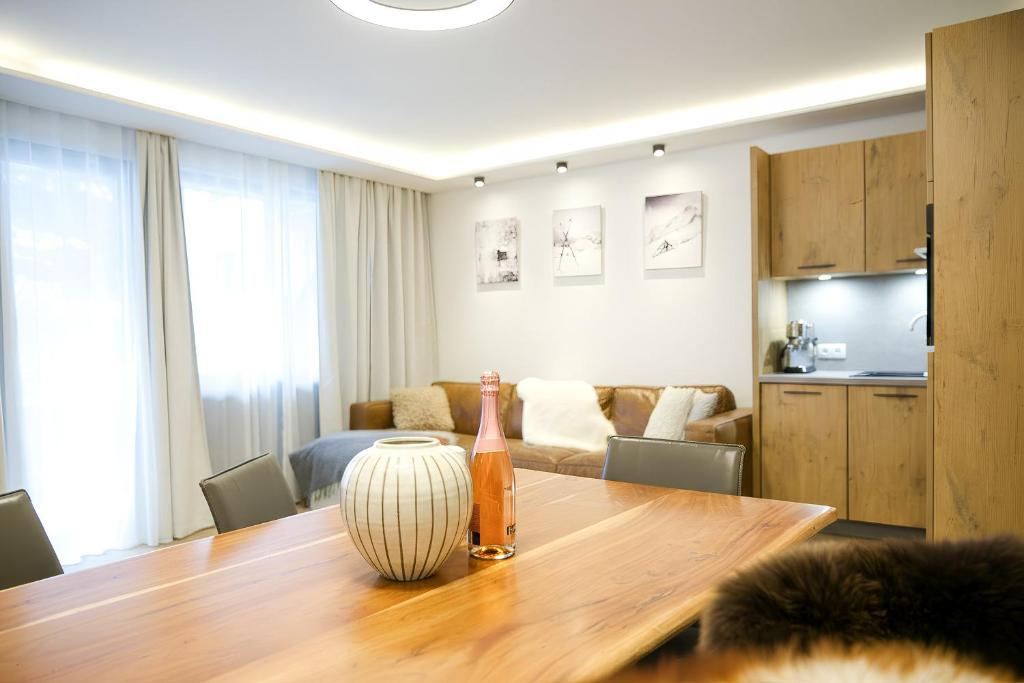 NĀVA PLACE Premium Alpine Apartment in Kaprun - Private Sauna, Peaceful Location, Near Glacier & WIFI - 3