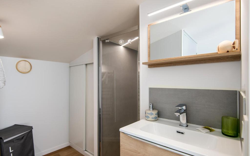 LA SUITE terrasse, wifi,parking,clim - 3