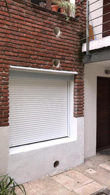 Great location, 2 bedrooms, 2 bathrooms - 3