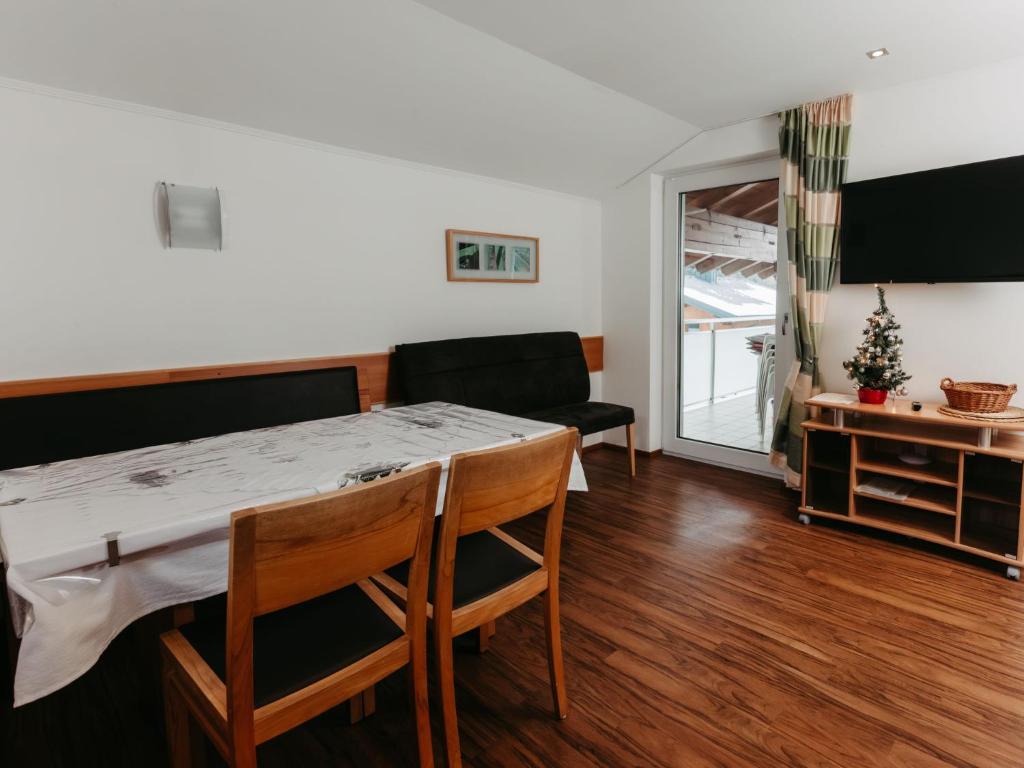Apartment Rosi-1 by Interhome - 3