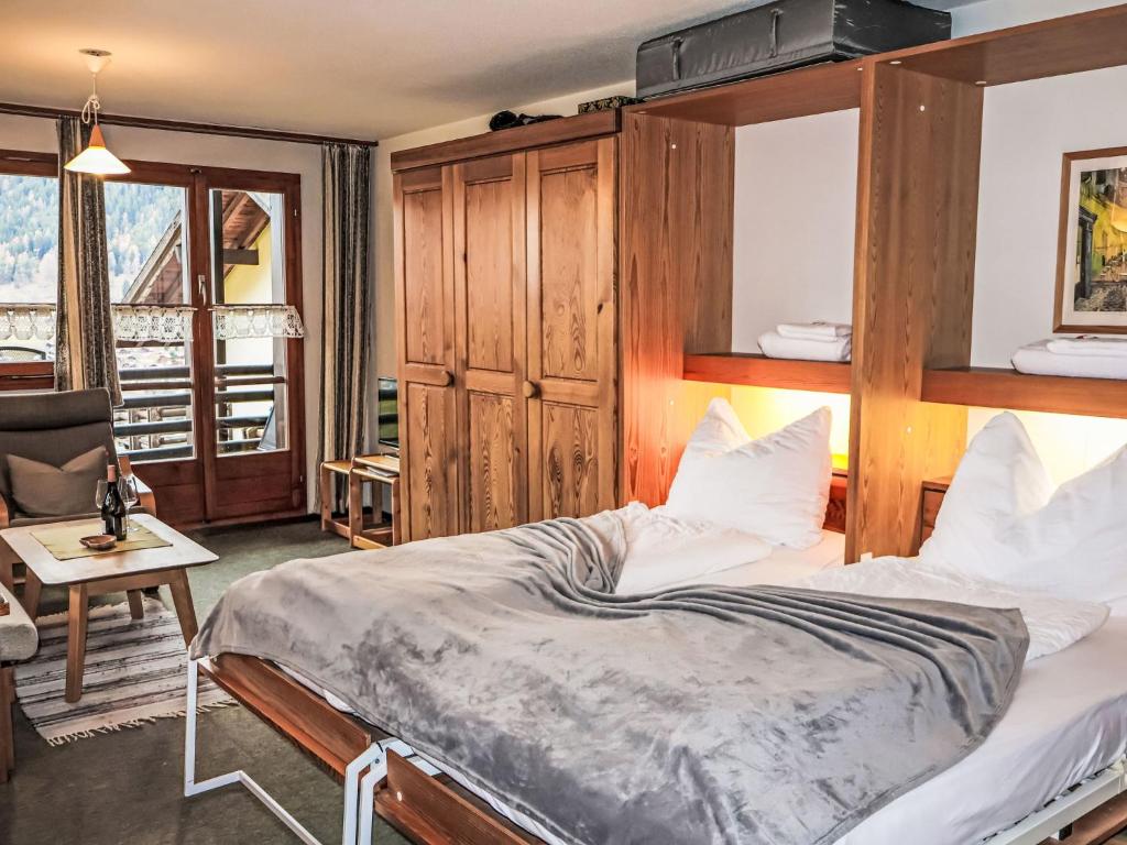 Apartment Aragon M86 by Interhome - 5