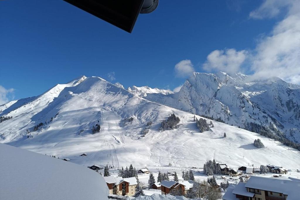 Slow Chalet MontBlanc Soleil sur les pistes Ascenseur Balcon Vue Parking - 5