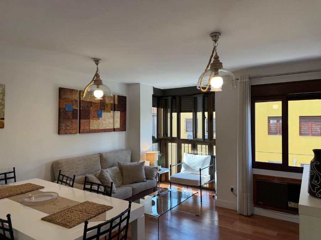 Apartamento en Luis Montoto, Nervión. Céntrico - 3