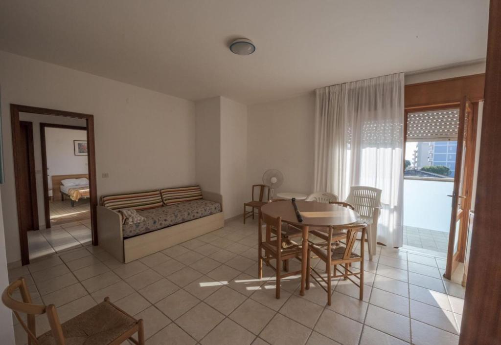 Flat in building with lift 250 m from the sea - 1