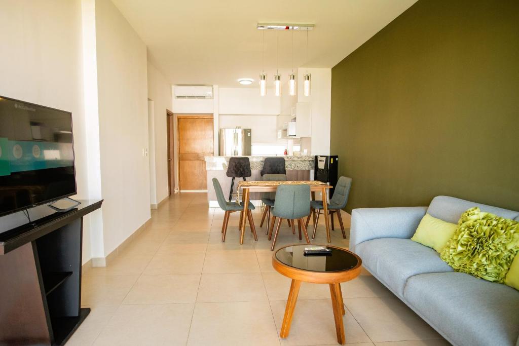 Cozy, elegant 2BR Via Montejo, steps to US Consulate - 3