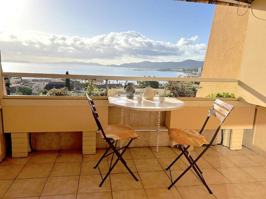 Appartement 2 pièces au Lavandou avec parking proche plage, terrasse vue mer - FR-1-251-843 - 1