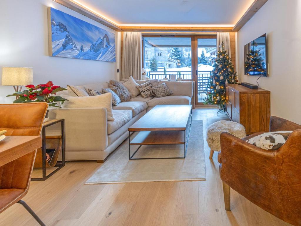 Appartement de Standing avec Piscine, Sauna et Hammam à Val-d'Isère - FR-1-694-426 - 3