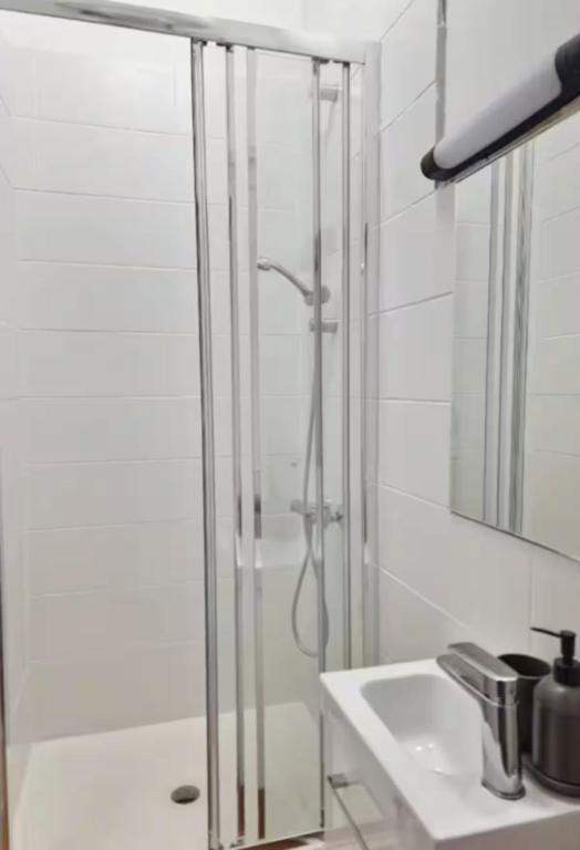 Le Perchoir Toulousain - Studio with Shared WC in the Heart of Rue Alsace Lorraine - 5