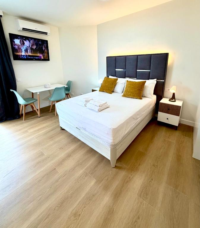 Ocean Mountain Suite - 4