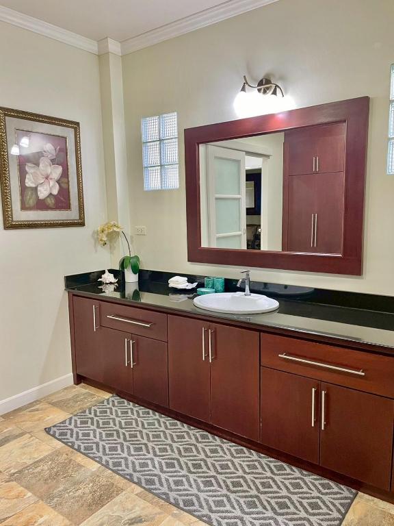 Bathroom, Vacation Garden Villa in Phuket