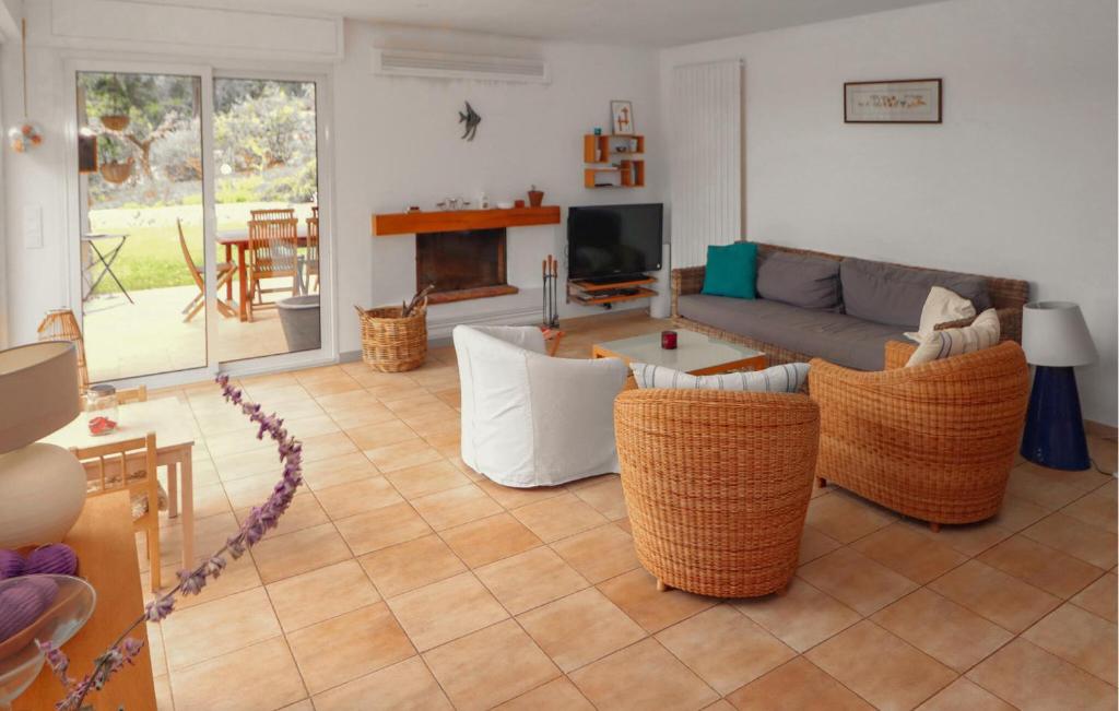 Awesome Home In Châteauneuf-Grasse - 3
