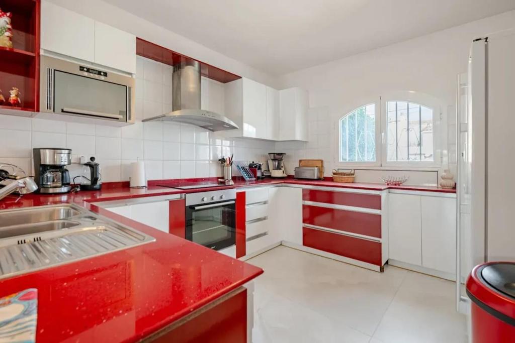 Welcoming villa in Empuriabrava with private pool - 5