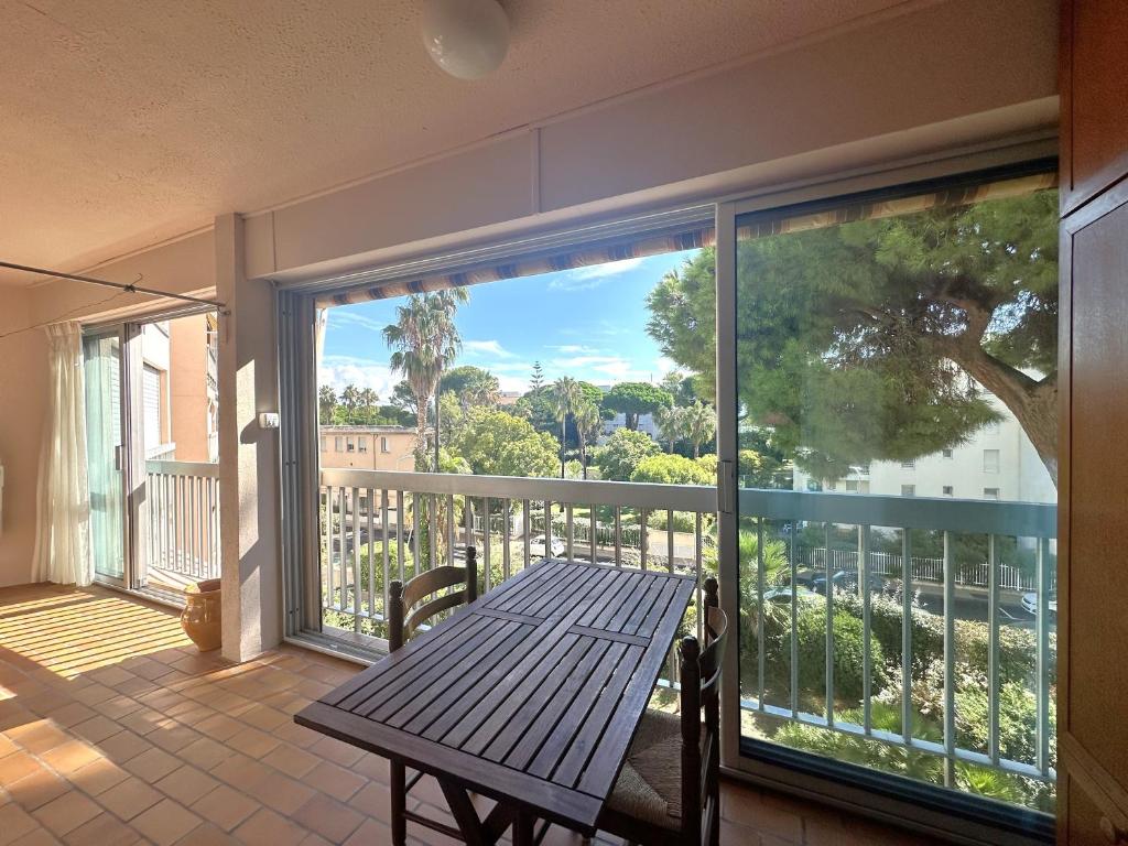 HYELAN - Appartement climatisé pour 6 personnes avec piscine sur le port d'Hyères - 3
