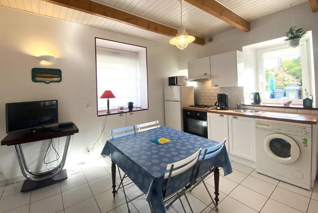 Maison bretonne à 200m de la superbe plage Saint-Guirec à Ploumanac'h - Réf 328 - 3