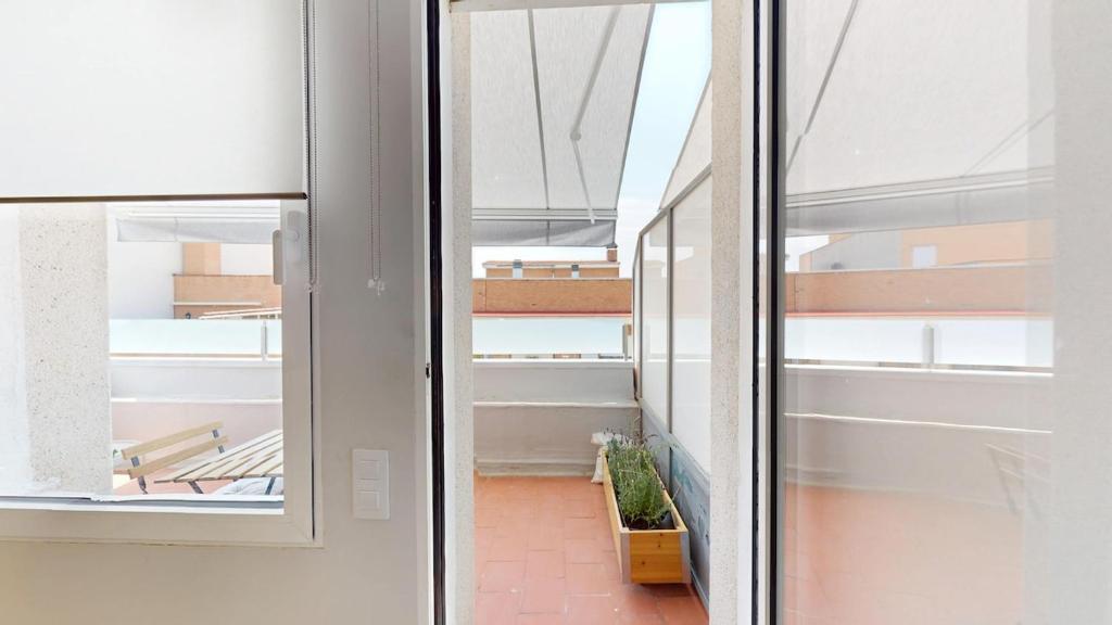 Stunning penthouse in Cuatro Caminos for 4 pax - Artistas 1 - 4