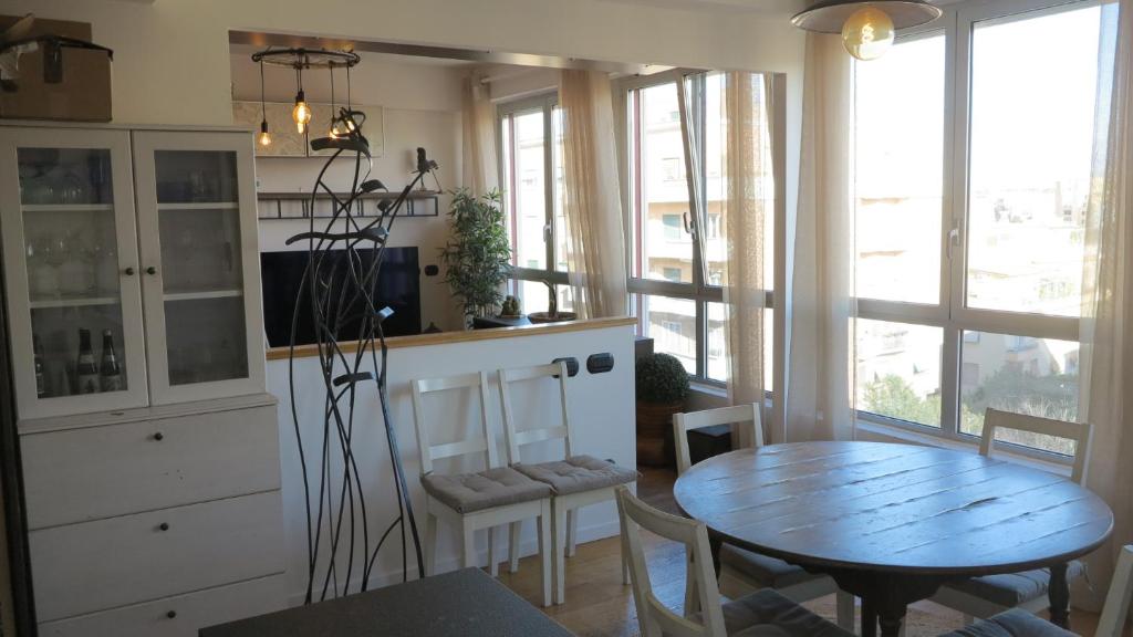 Bright Rhome - 3